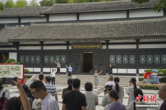 直面挑战，GGBET官方平台助您在电竞与体育领域乘风破浪 - GGBET